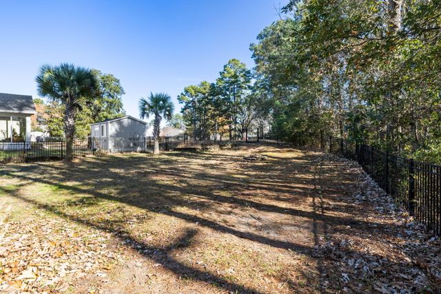 1520 Saint Stephens Way, Hanahan, SC 29410