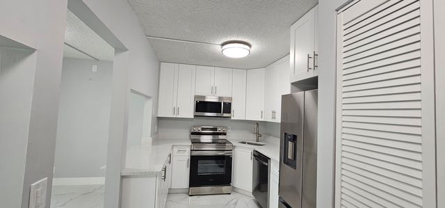 4991 Sable Pine Circle B1, West Palm Beach, FL 33417