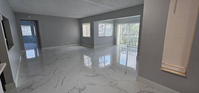 4991 Sable Pine Circle B1, West Palm Beach, FL 33417