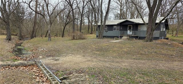 3481 Marion County 3005, Yellville, AR 72687