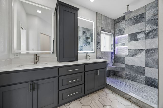 703 Fossil Hill Drive, Arlington, TX 76002