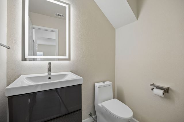 703 Fossil Hill Drive, Arlington, TX 76002