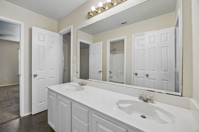 703 Fossil Hill Drive, Arlington, TX 76002