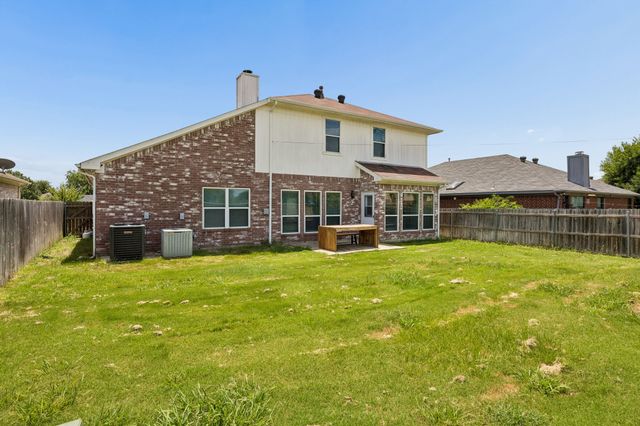 703 Fossil Hill Drive, Arlington, TX 76002