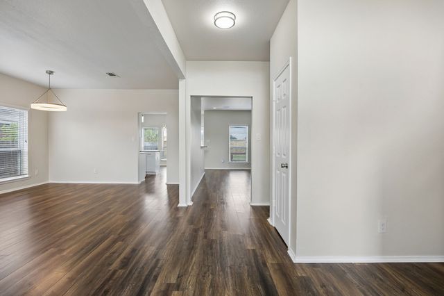 703 Fossil Hill Drive, Arlington, TX 76002