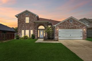 703 Fossil Hill Drive, Arlington, TX 76002