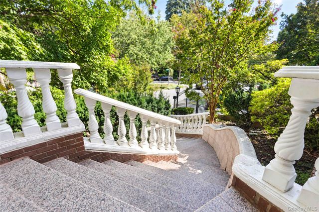84-42 Charlecote Ridge, Jamaica Estates, NY 11432