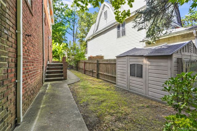 84-42 Charlecote Ridge, Jamaica Estates, NY 11432