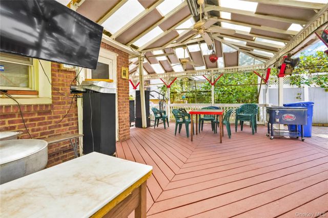 84-42 Charlecote Ridge, Jamaica Estates, NY 11432