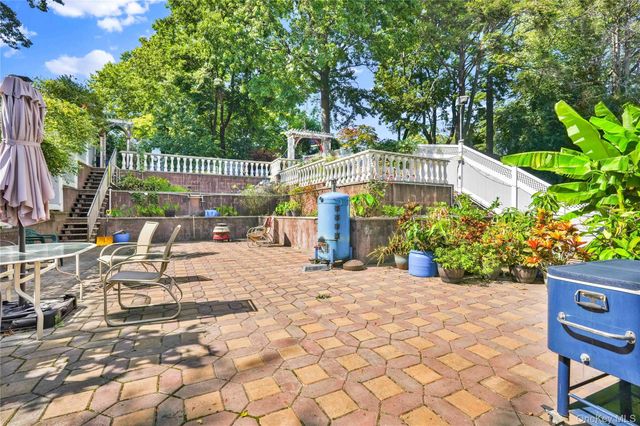84-42 Charlecote Ridge, Jamaica Estates, NY 11432