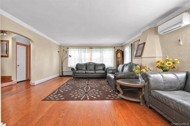 84-42 Charlecote Ridge, Jamaica Estates, NY 11432