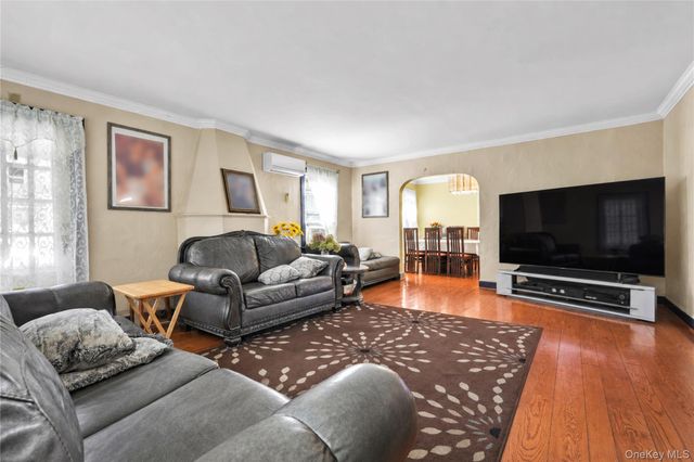 84-42 Charlecote Ridge, Jamaica Estates, NY 11432