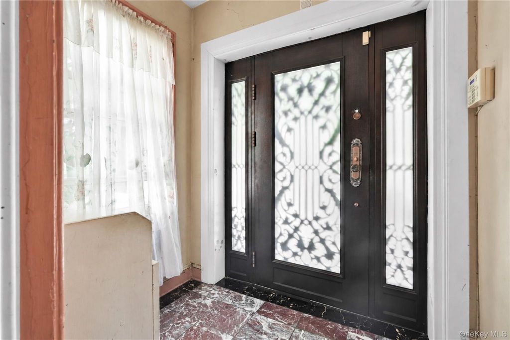 84-42 Charlecote Ridge, Jamaica Estates, NY 11432 — photo 3
