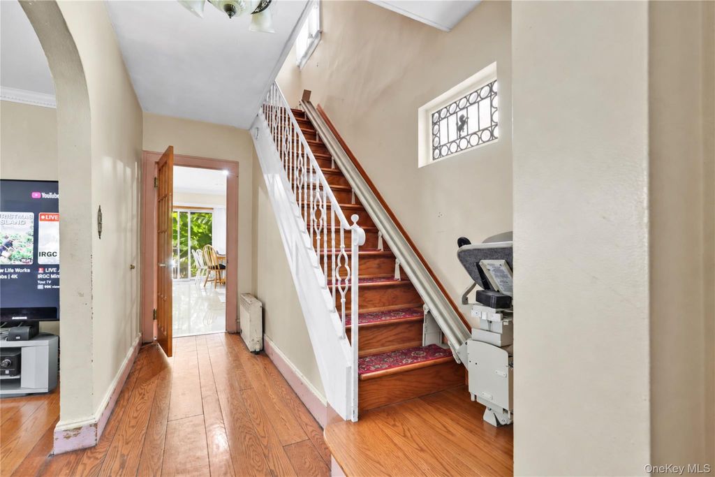 84-42 Charlecote Ridge, Jamaica Estates, NY 11432 — photo 4