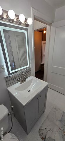 7113 Kendal Street, Dearborn, MI 48126