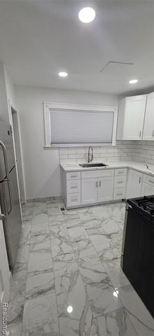 7113 Kendal Street, Dearborn, MI 48126