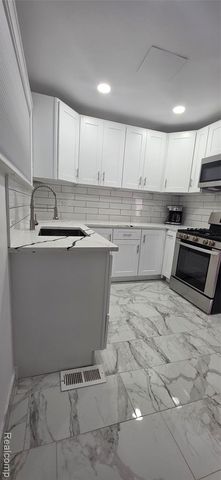 7113 Kendal Street, Dearborn, MI 48126