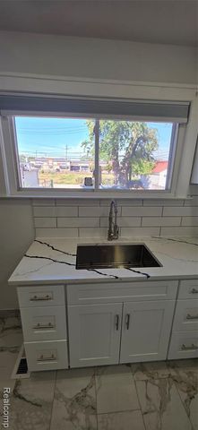 7113 Kendal Street, Dearborn, MI 48126