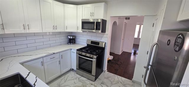 7113 Kendal Street, Dearborn, MI 48126