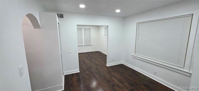 7113 Kendal Street, Dearborn, MI 48126