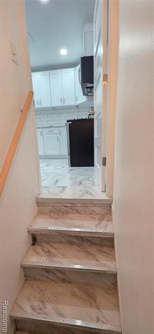 7113 Kendal Street, Dearborn, MI 48126