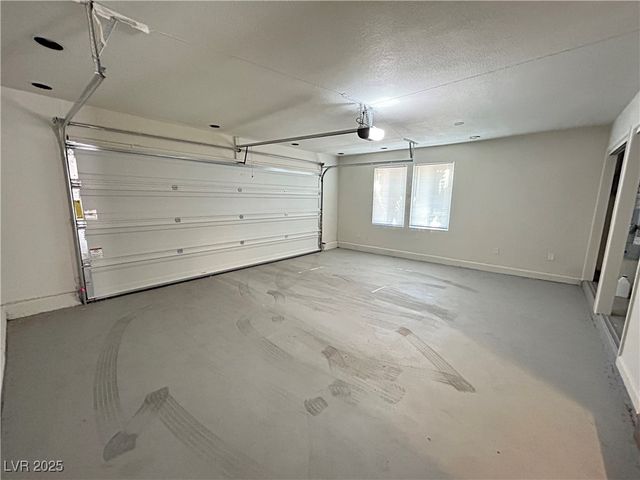 5035 Meadow Grove Court, Las Vegas, NV 89120