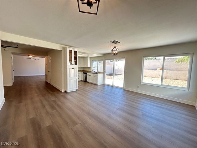 5035 Meadow Grove Court, Las Vegas, NV 89120