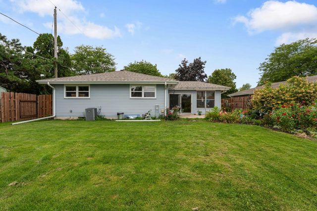 8827 47th AVENUE, Kenosha, WI 53142