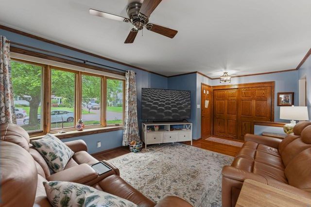 8827 47th AVENUE, Kenosha, WI 53142