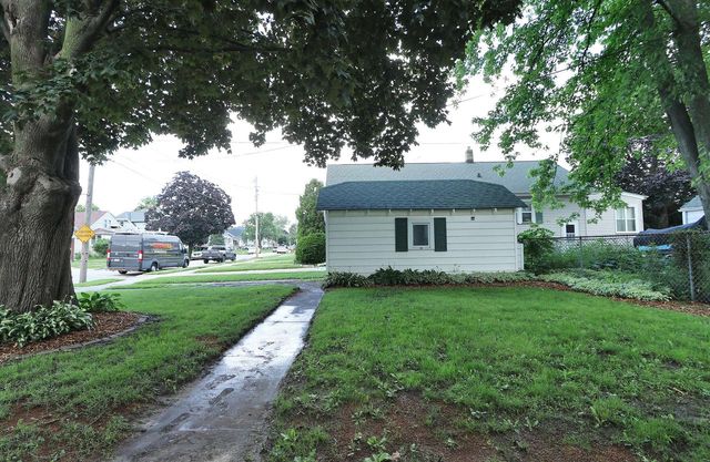 2726 75th STREET, Kenosha, WI 53143