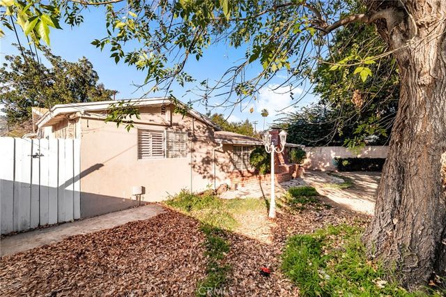 18640 E Mauna Loa, Azusa, CA 91702