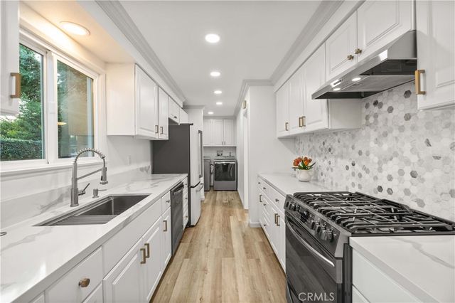 7710 Shoup, West Hills, CA 91304