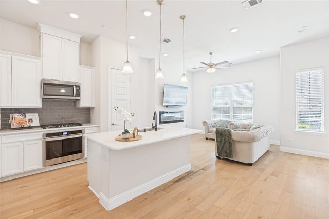 2917 Troutt Drive, Carrollton, TX 75010