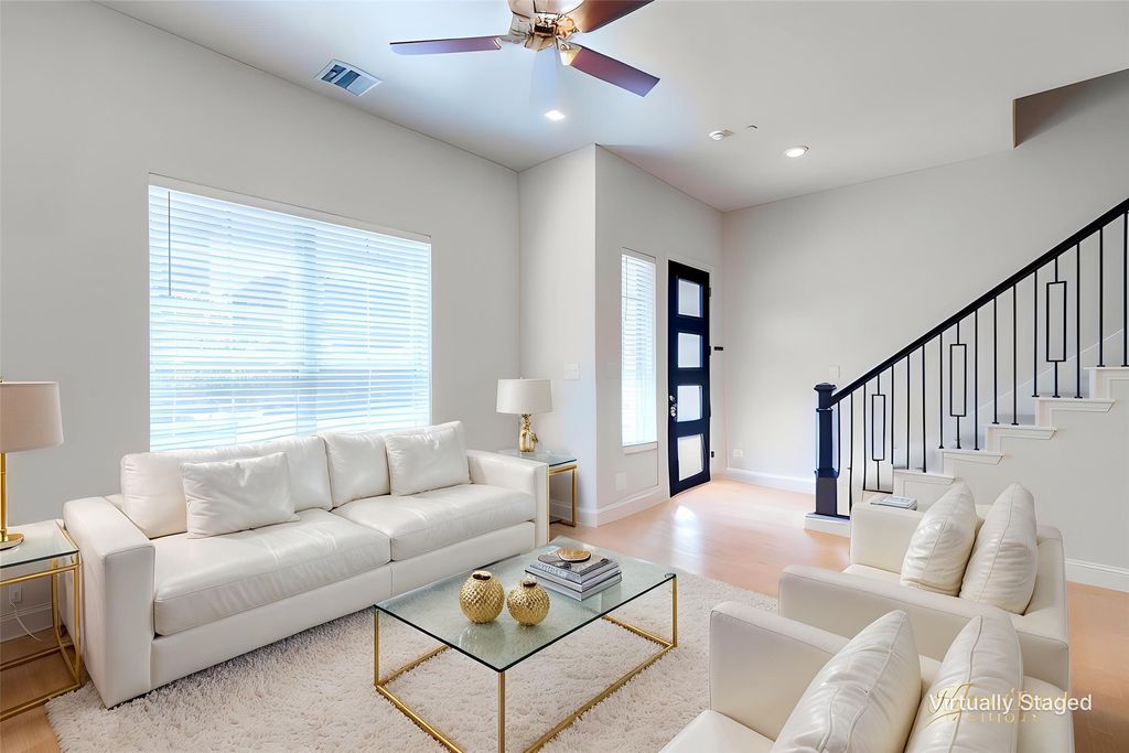 2917 Troutt Drive, Carrollton, TX 75010 — photo 2