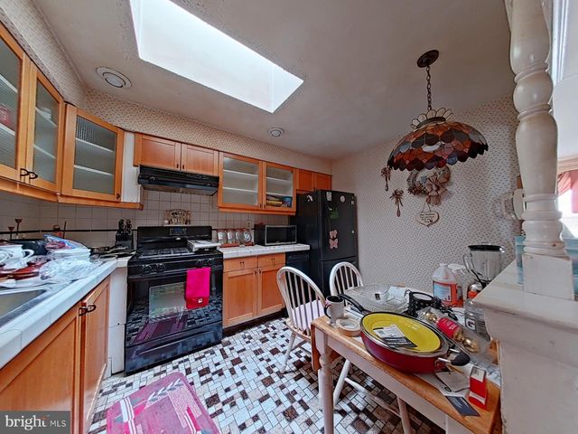 7402 DICKS AVE, Philadelphia, PA 19153