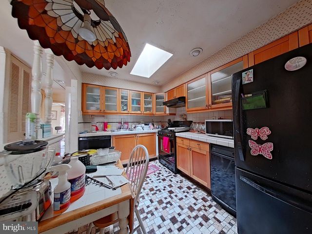 7402 DICKS AVE, Philadelphia, PA 19153