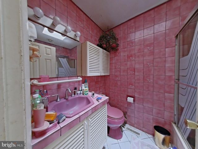 7402 DICKS AVE, Philadelphia, PA 19153
