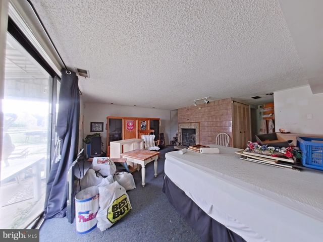 7402 DICKS AVE, Philadelphia, PA 19153