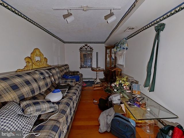 7402 DICKS AVE, Philadelphia, PA 19153
