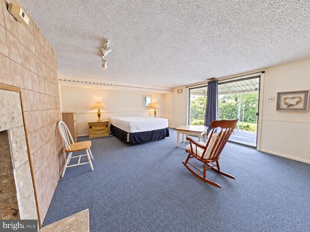 7402 DICKS AVE, Philadelphia, PA 19153