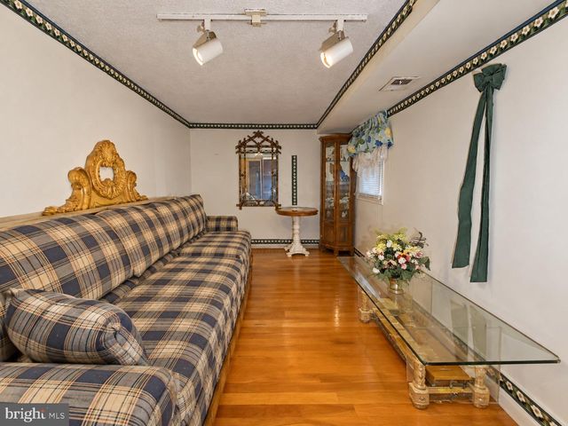 7402 DICKS AVE, Philadelphia, PA 19153