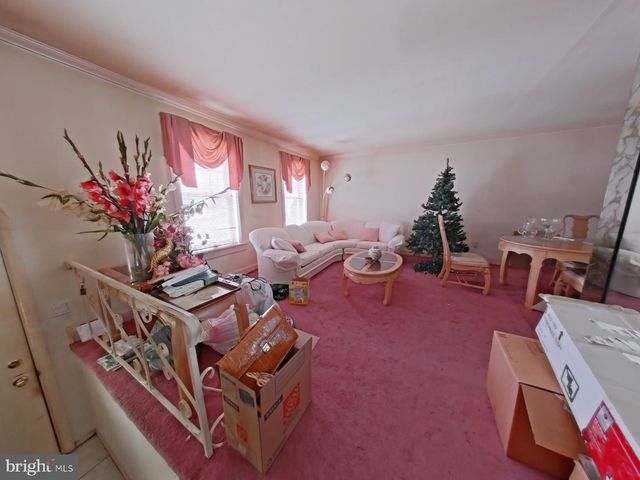 7402 DICKS AVE, Philadelphia, PA 19153