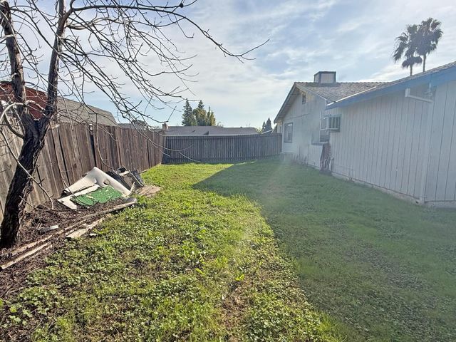 7637 Nixos Way, Sacramento, CA 95823