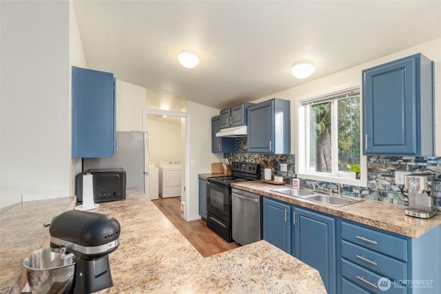 110 E Huckleberry Drive, Grapeview, WA 98546