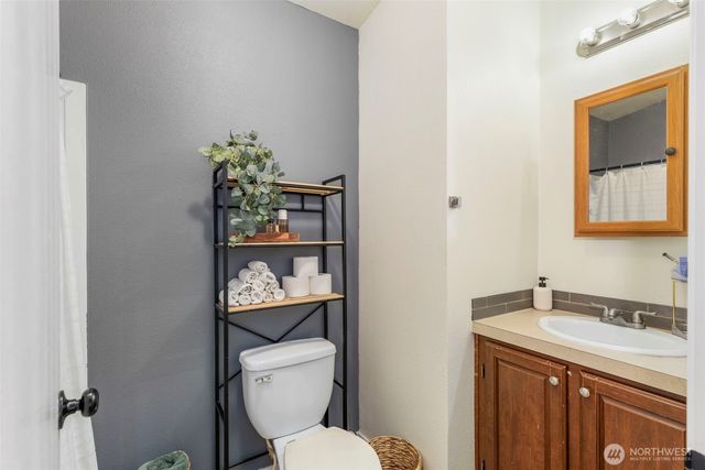 110 E Huckleberry Drive, Grapeview, WA 98546