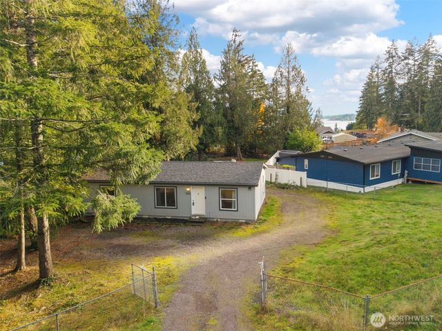 110 E Huckleberry Drive, Grapeview, WA 98546