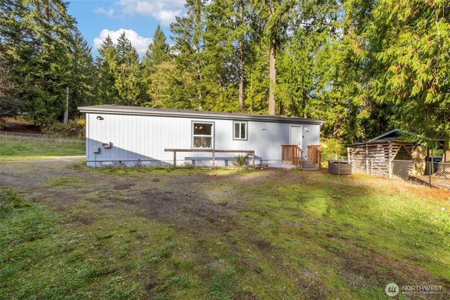 110 E Huckleberry Drive, Grapeview, WA 98546