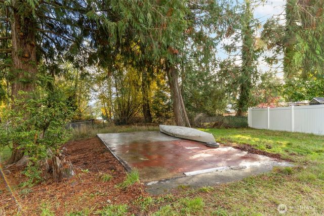 110 E Huckleberry Drive, Grapeview, WA 98546