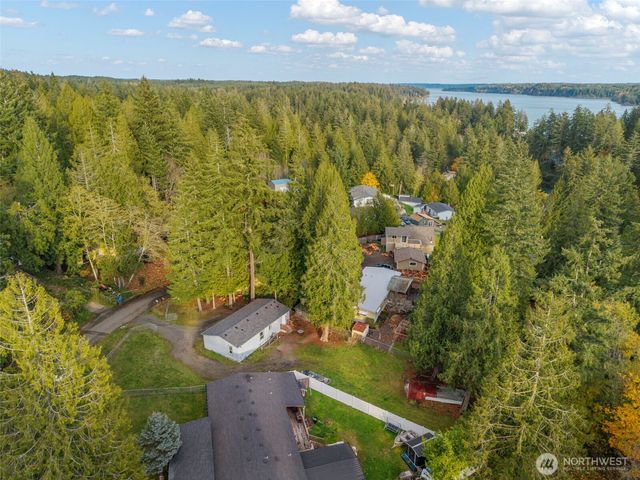 110 E Huckleberry Drive, Grapeview, WA 98546