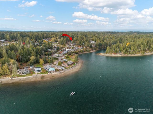 110 E Huckleberry Drive, Grapeview, WA 98546